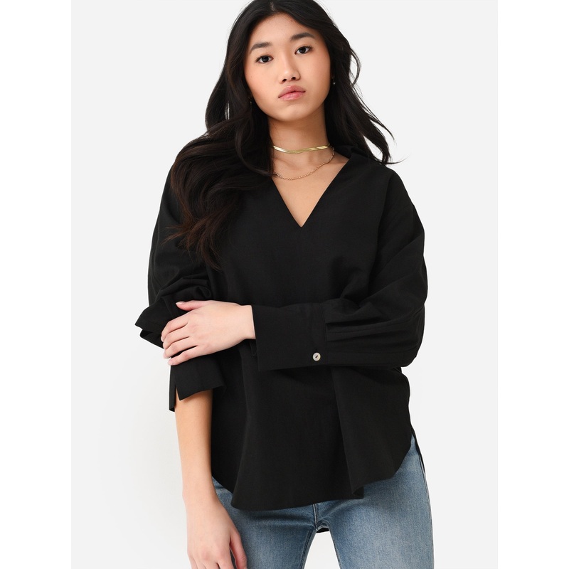 Vince Women’s Shaped Collar V-Neck Popover Top
