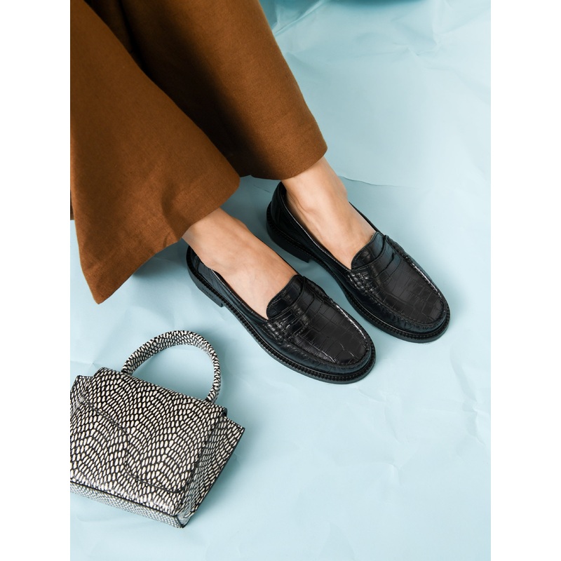 Vinnys Women’s Yardee Mocassin Loafer