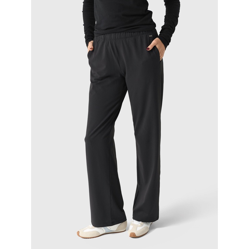 Vuori Women’s Halo Modern Straight Leg Pant