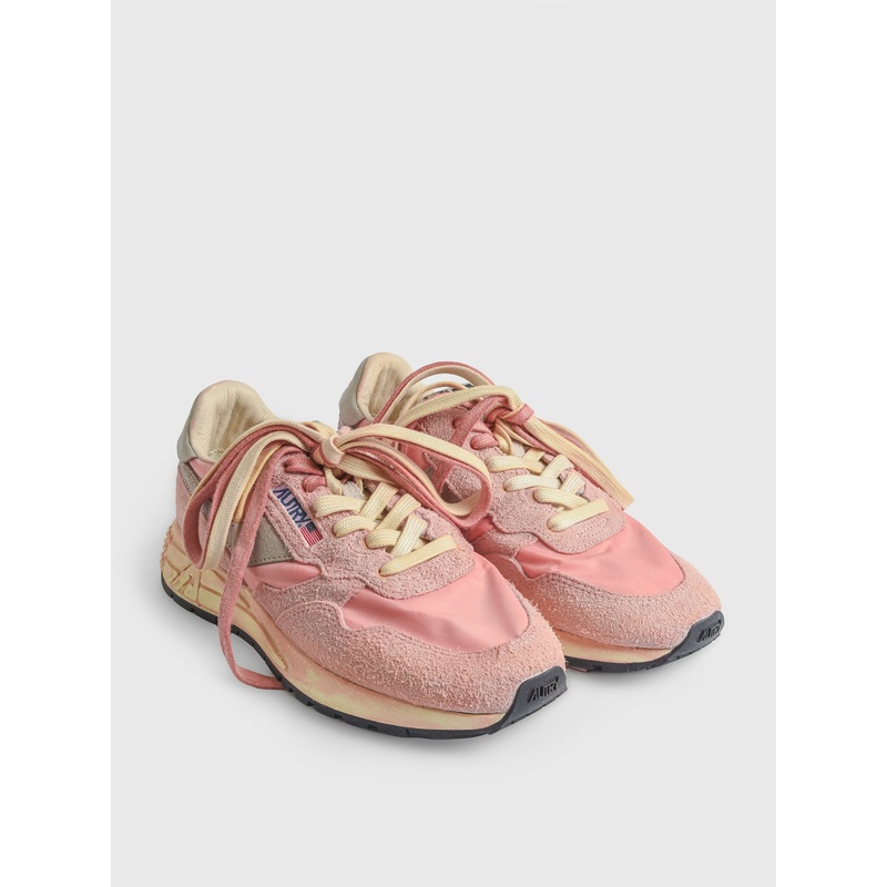 Autry Women’s Reelwind Low Super Vintage Sneaker