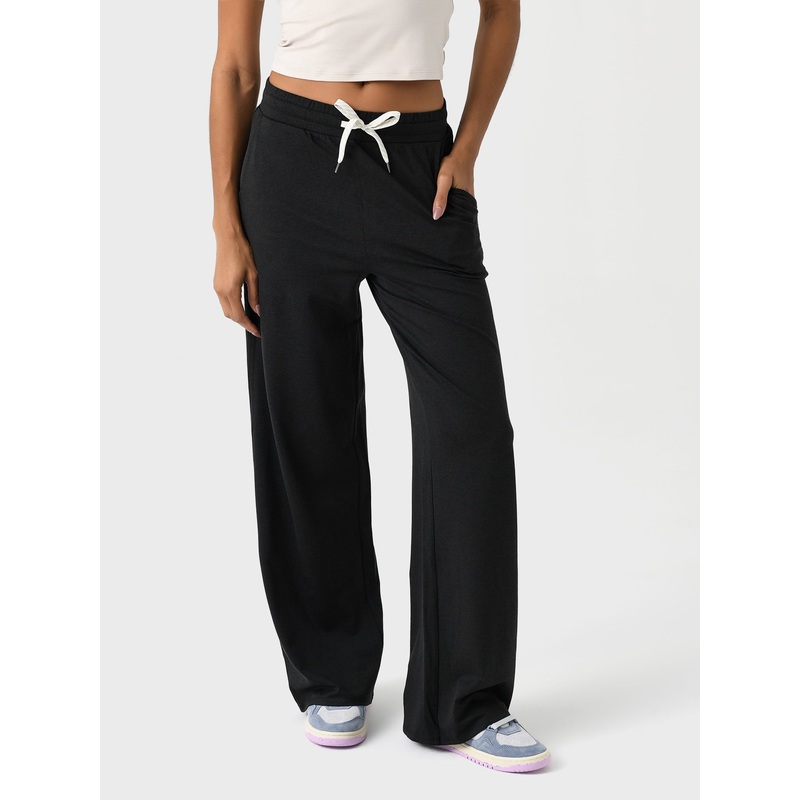 Vuori Women’s Halo Essential Wideleg Pant