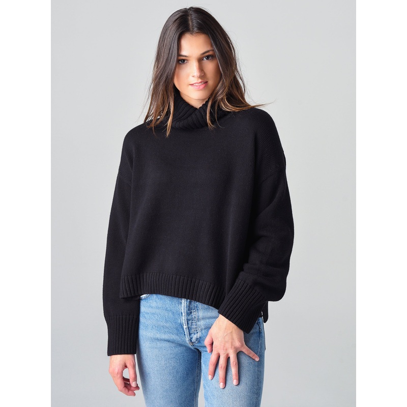 525 Women’s Long Sleeve Trutleneck Sweater